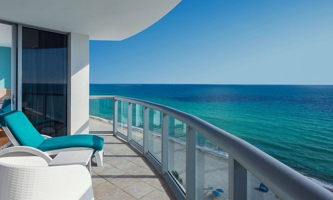 Sunny Isles Beach Hotel | Oceanfront Two Bedroom Apartment with Private Pool & Spa