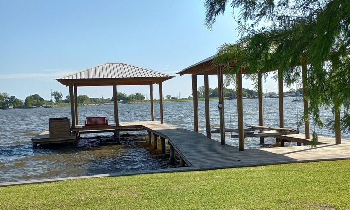 Jarreau House | Relaxing Two-Bedroom Retreat on Beautiful False River