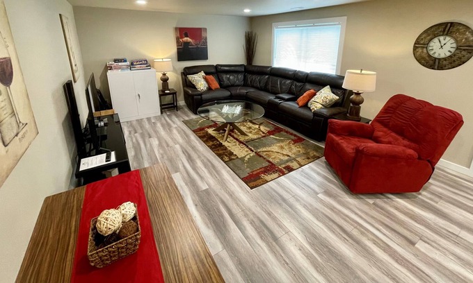 Pasco Apartment | Exclusive Two-Bedroom Pearl Suite with Top Amenities