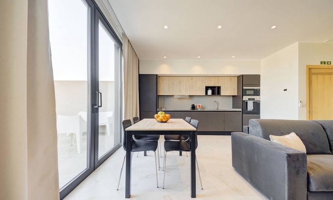 St. Andrew's Apartment | Two Bedroom Penthouse with Jacuzzi and Oceanfront Views