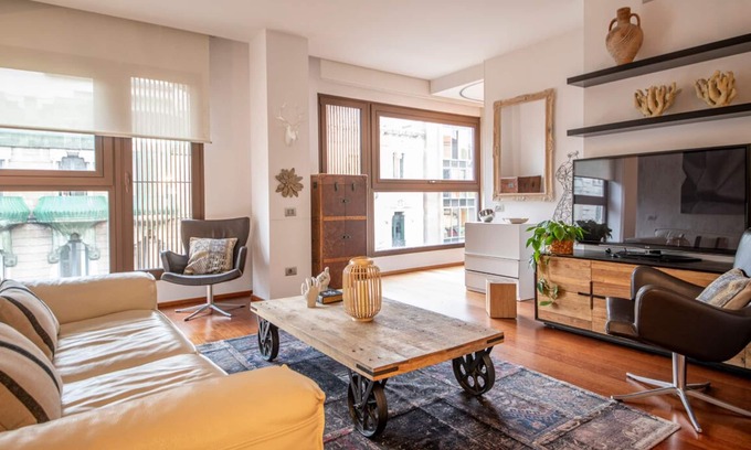 Eixample Apartment | Top-Rated Two Bedroom Apartment in Rambla Catalunya