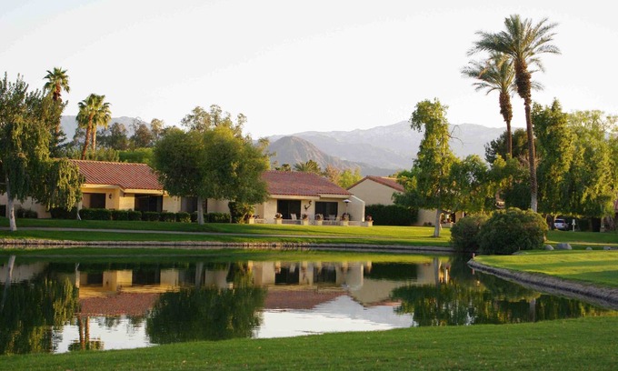 Palm Desert Villa | Scenic Two-Bedroom Villa with Golf Course & Mountain Views