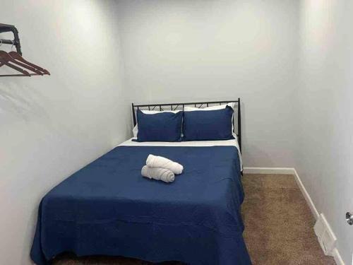 Schenectady Apartment | Cozy Two-Bedroom Retreat with Parking and Washer/Dryer
