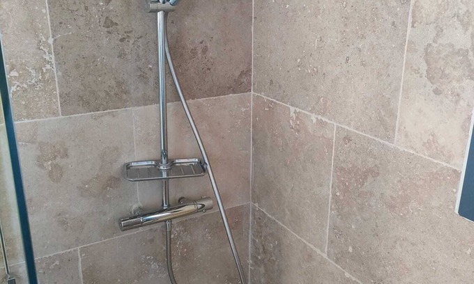 Sorgues House | Two bedrooms with private bathroom, independent access
