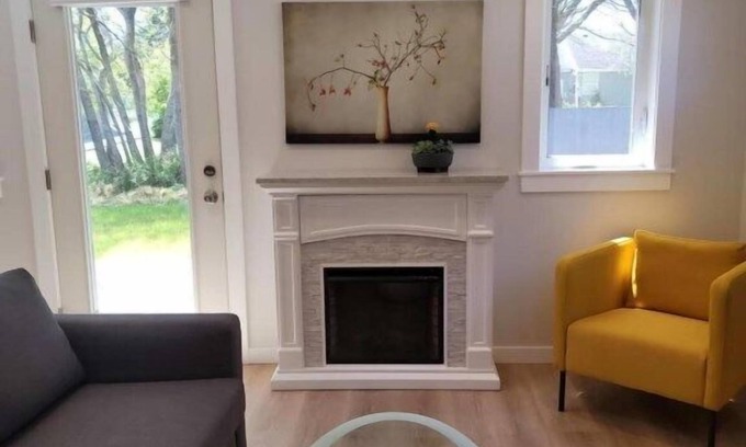 Crescent City House | Spacious Townhouse with Breakfast and Child-Friendly Amenities