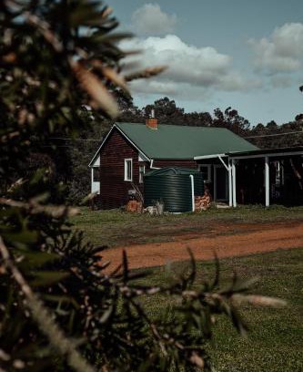 Nyamup House | Cozy Timbermiller's Cottage: Family-Friendly with Kitchen