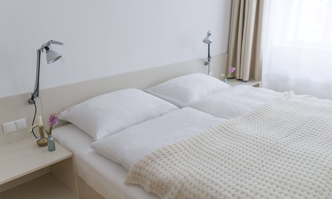 Leopoldstadt Apartment | Chic Viennese City Apartments with Ocean Views and Breakfast