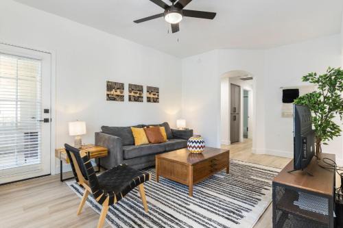 Pinnacle Peak Apartment | Relaxing CozySuites at Kierland Commons with Pool