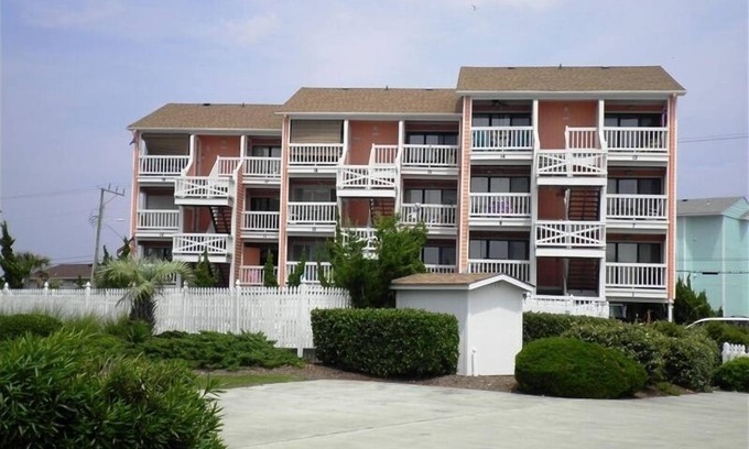 North Carolina Coast Condo | Exceptional Ocean Views & Pool Access; Walk to the Pier