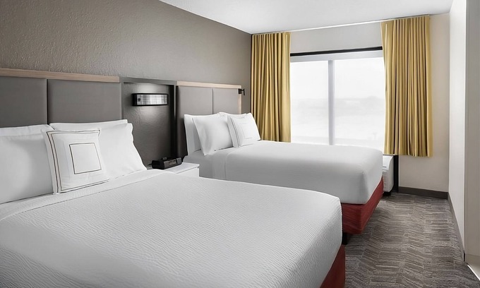 Southeast Houston Hotel | Experience Home-Like Comfort Near Airport and Attractions