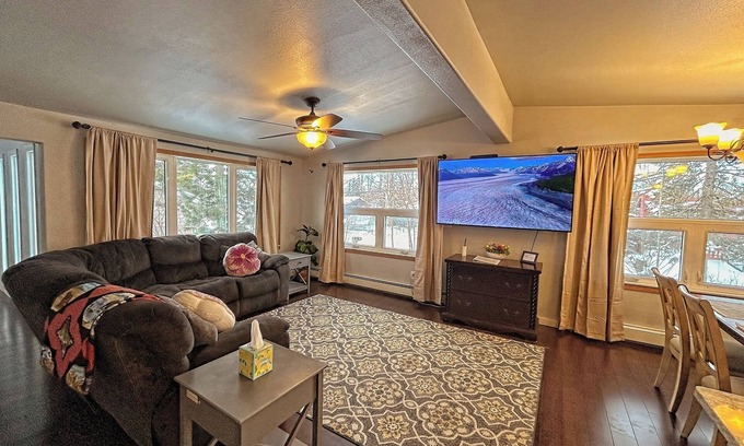 University Area House | Two FULL bath, two bedroom, full kitchen, free laundry, centrally located!