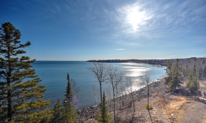 Two Harbors Apartment | Two Harbors Superior Lakefront 2BR | Pool | Hot Tub & Sauna | EV Charger