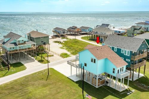 San Luis House | Two Huge Decks & Sandy Sea Views