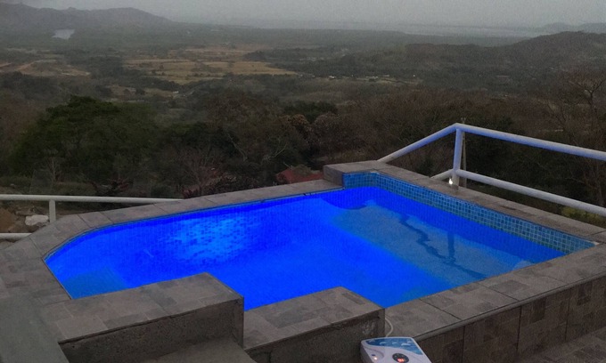 Chica House | TWO large, intimate lofts, ideal for couples/families/friends. Infinite view Sea
