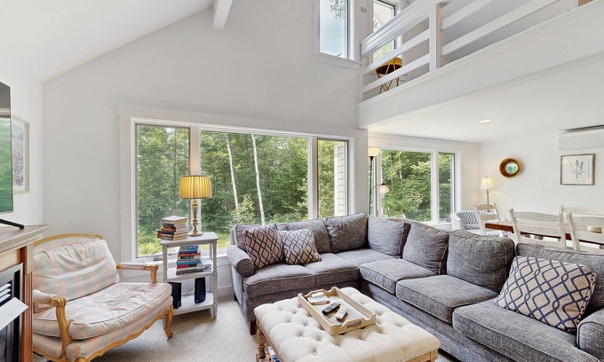 Intervale House | Inviting Two-Level Home Near Story Land with Firepit & Deck