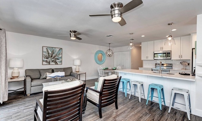 Holmes Beach House | Steps from the Beach: Private Heated Pool & Ocean Views