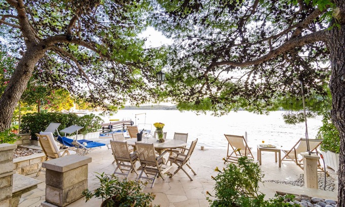 Zaton House | Beachfront Bliss at Two Pines - Rated 10/10 with Ocean Views
