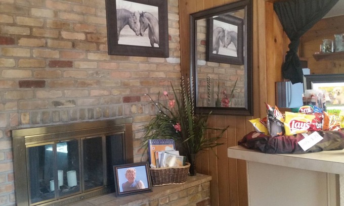 Jamestown Hotel | Discover Two Rivers Inn West: Family-Friendly & Relaxing Stay