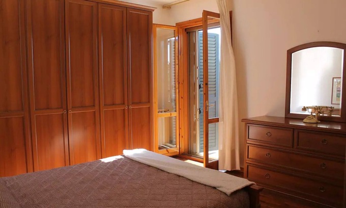 Osteria Grande Apartment | Relaxing Two-Room Apartment Near Bologna with Lake View