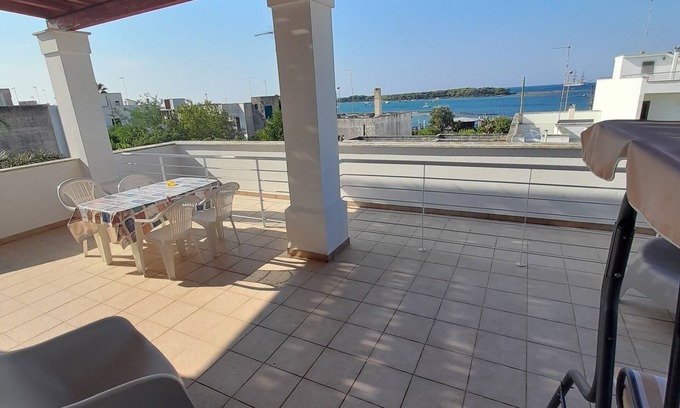 Porto Cesareo Apartment | Seaside Two-Room Apartment with Ocean View and Breakfast