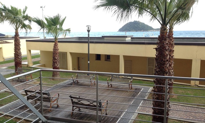 Albenga Apartment | Seaside Two-Room Apartment with Ocean View & Pool
