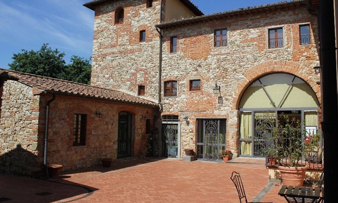 Santomato Apartment | Two-room apartment for 5 "Fattoria CasalBosco" an ancient medieval village surrounded by greenery