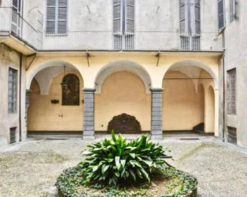 Centro Storico Apartment | Comfortable Two-Room Apartment at Palazzo Malaspina