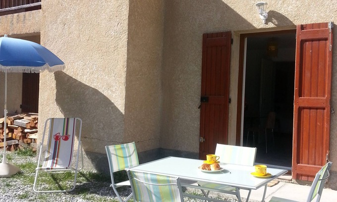 Villars-Colmars Apartment | Modern Rooms for 2-4 Guests with Lake View & Breakfast