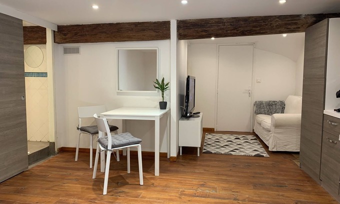 Gignac Apartment | Charming Two Rooms in Gignac's Historic Center