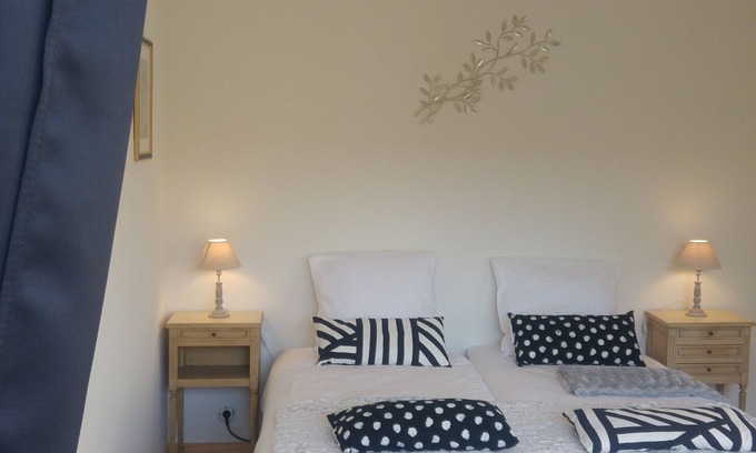 Thonon-les-Bains Apartment | Cozy Two Rooms in Thonon les Bains with Breakfast Included