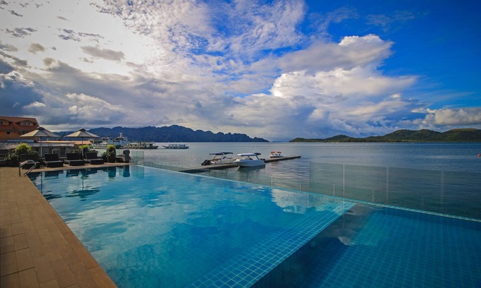 Coron Town Proper Hotel | Discover Two Seasons Coron Bayside Hotel: Rated 9.2/10