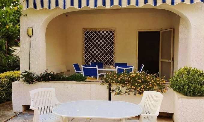 San Pietro Vernotico House | Steps from the Sea: Pet-Friendly with Oceanfront Views