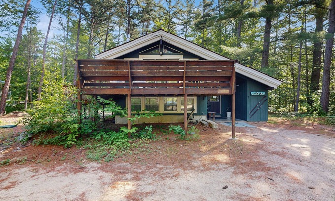 North Conway House | Guest Rated: 9.6 - Two-Story Retreat with Deck & Grill