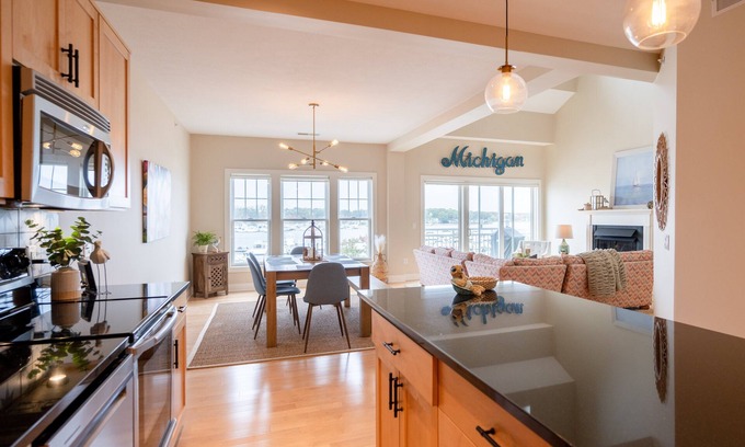 Spring Lake Condo | Upscale Condo with Breathtaking Lake Views & Pool Access