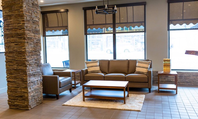 Panguitch Hotel | Discover Two Sunsets Hotel: Family-Friendly with Breakfast