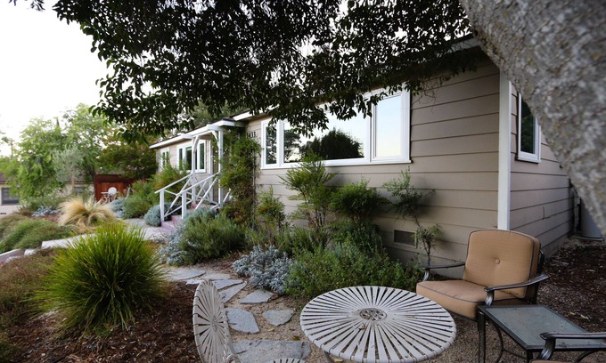 Paso Robles House | Perfect Getaway: Two Master Suites in Downtown Paso Robles
