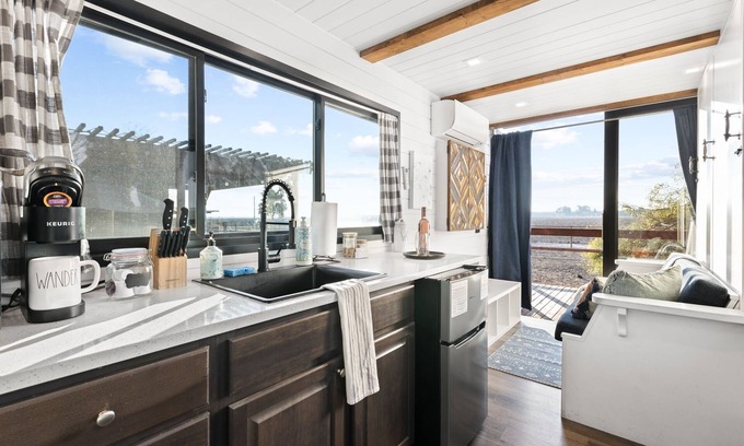 Tulare House | Explore Two Cozy Homes on the Farm with Hot Tub & Spa