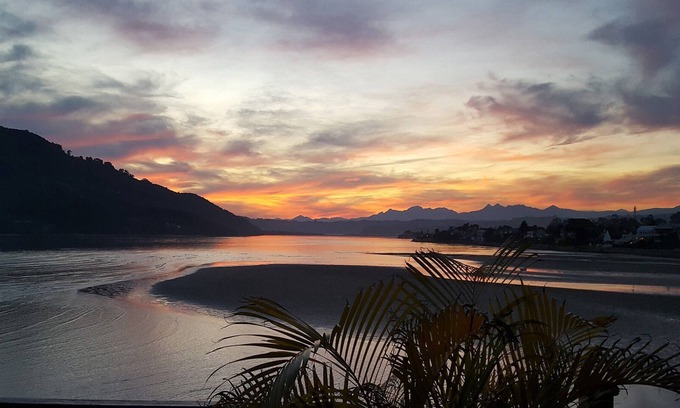Knysna House | TwoAngels: Guest Rated 10/10 with Ocean View Dining