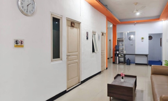 Sedati House | TwoSpaces Living at Nabila Semampir Homestay