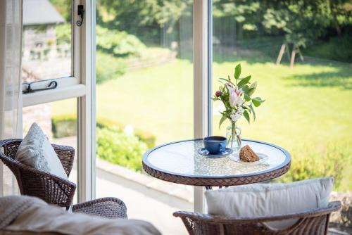 Kingsbridge House | Discover Twysden Cottage: Family-Friendly with Pool & Pets