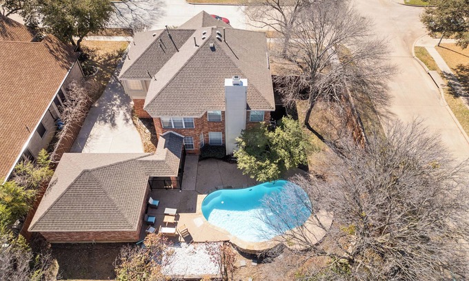 Grand Prairie House | Experience TX Oasis: Poolside Fun, Grill & Theatre Awaits!