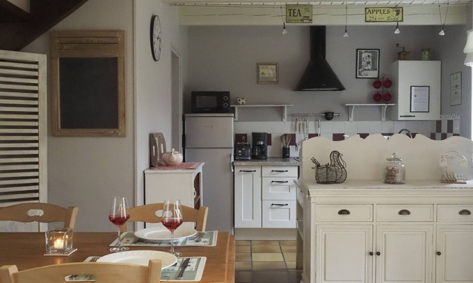 Le Cloitre-Saint-Thegonnec Cottage | Tranquil Ty Ar Pennduig with Ocean Views and Breakfast