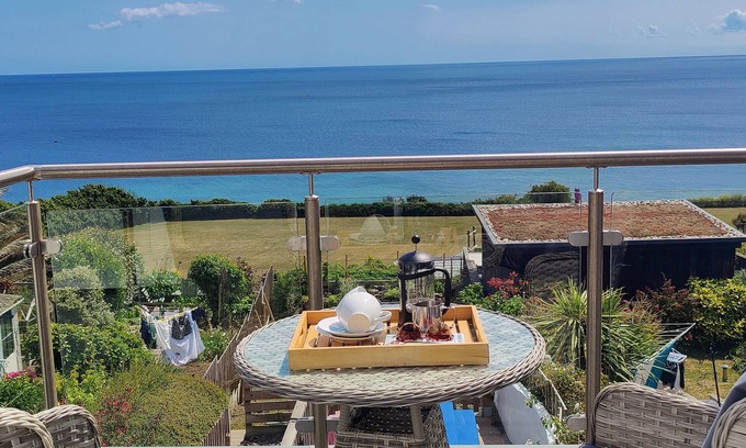 Marazion Cottage | Family-Friendly TY BRYN Cottage with Oceanfront Views