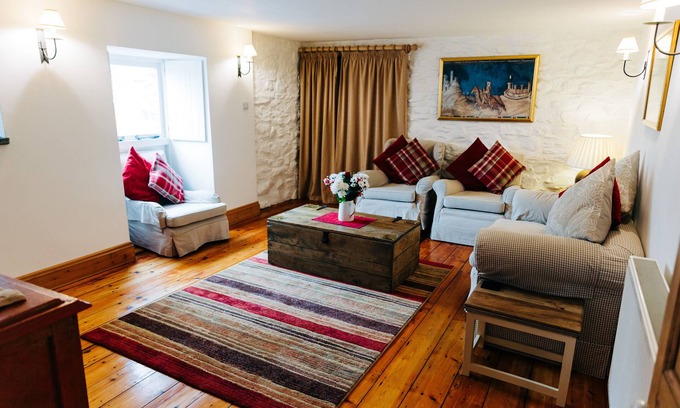 Abereiddy House | Relaxing Ty Canol Cottage near Abereiddy Beach