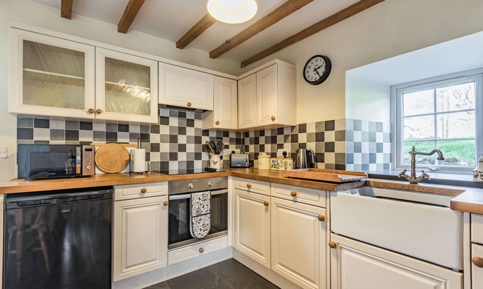 Snowdonia National Park Area Cottage | Delightful Stay at Ty Capel Jeriwsalem with Family Amenities