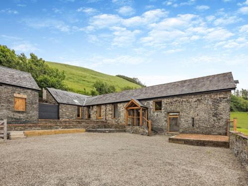 Rhydyfelin House | Family-Friendly Retreat at Ty Carreg for Memorable Stays