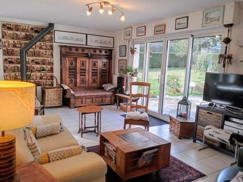Saint-Nolff House | Discover Ty Clafout Vannetaise: Family & Pet-Friendly Stay