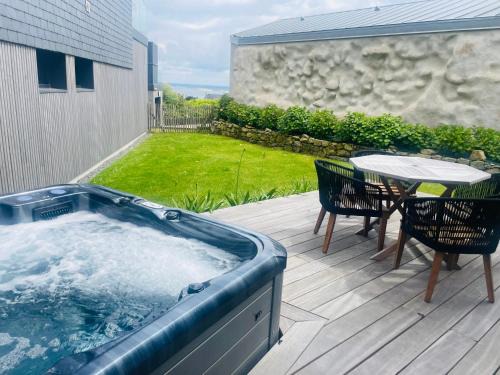 Roscoff House | Seaside Serenity at Ty Dag - Spa & Beach Retreat Awaits