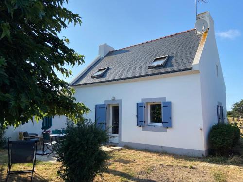 Bangor House | Ideal Ty Eurvad - Steps from the Beach, Rated 10/10