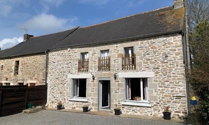 Lanouee House | Ty Fossac - Cozy Home for 6 with Spa and Breakfast